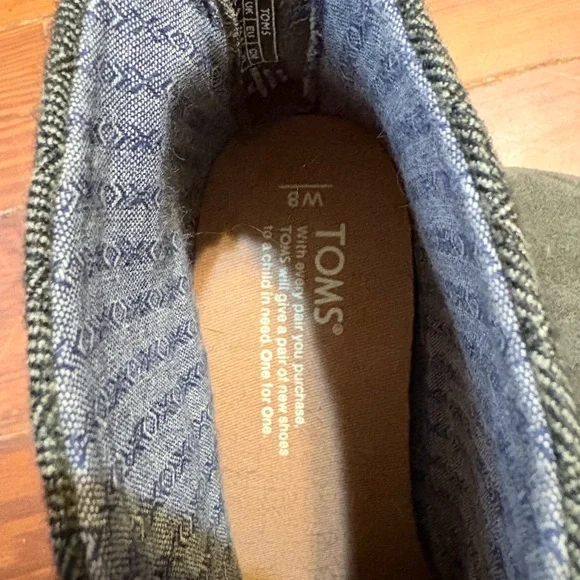 Stylish Gray Ankle Boots - Picture 6 of 6